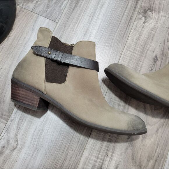 BP Leather Block Heel Ankle Boot Bootie Women's Size 8 Taupe Shoe - Picture 3 of 10